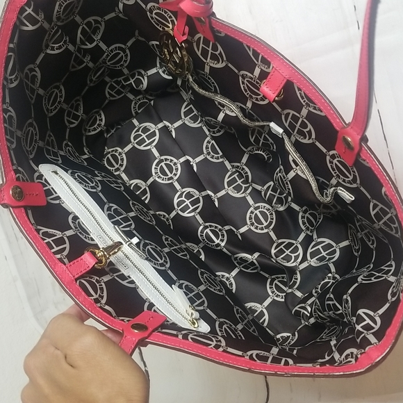 Henri Brendel Tote - Picture 13 of 17